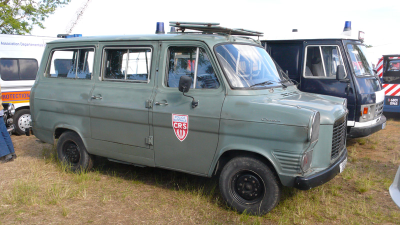 N°16- Berliet GLB R 19 Aérazur Car de commandement C.R.S Ford%20Transit%20CRS%20G